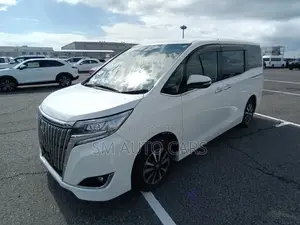 Toyota Esquire Non Hybrid Xi Pearl 2020