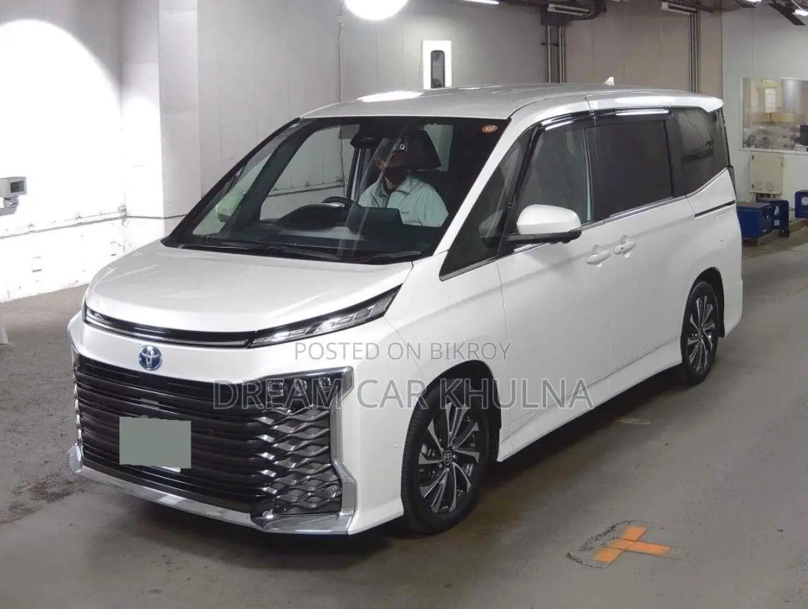Toyota Voxy S-Z Full Option 2023 2026