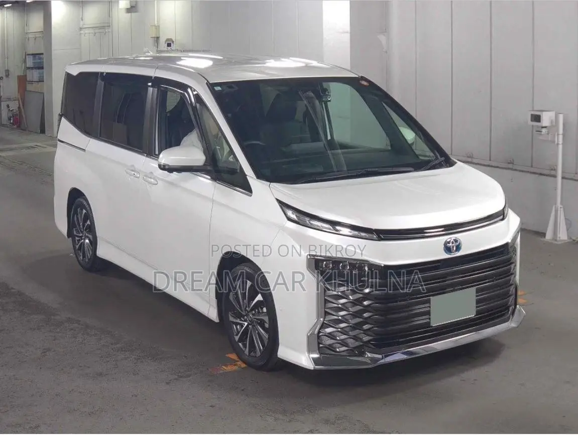 Toyota Voxy S-Z Full Option 2023 2026
