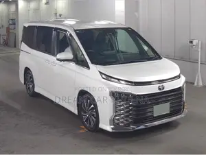 Toyota Voxy S-Z Full Option 2023 2026