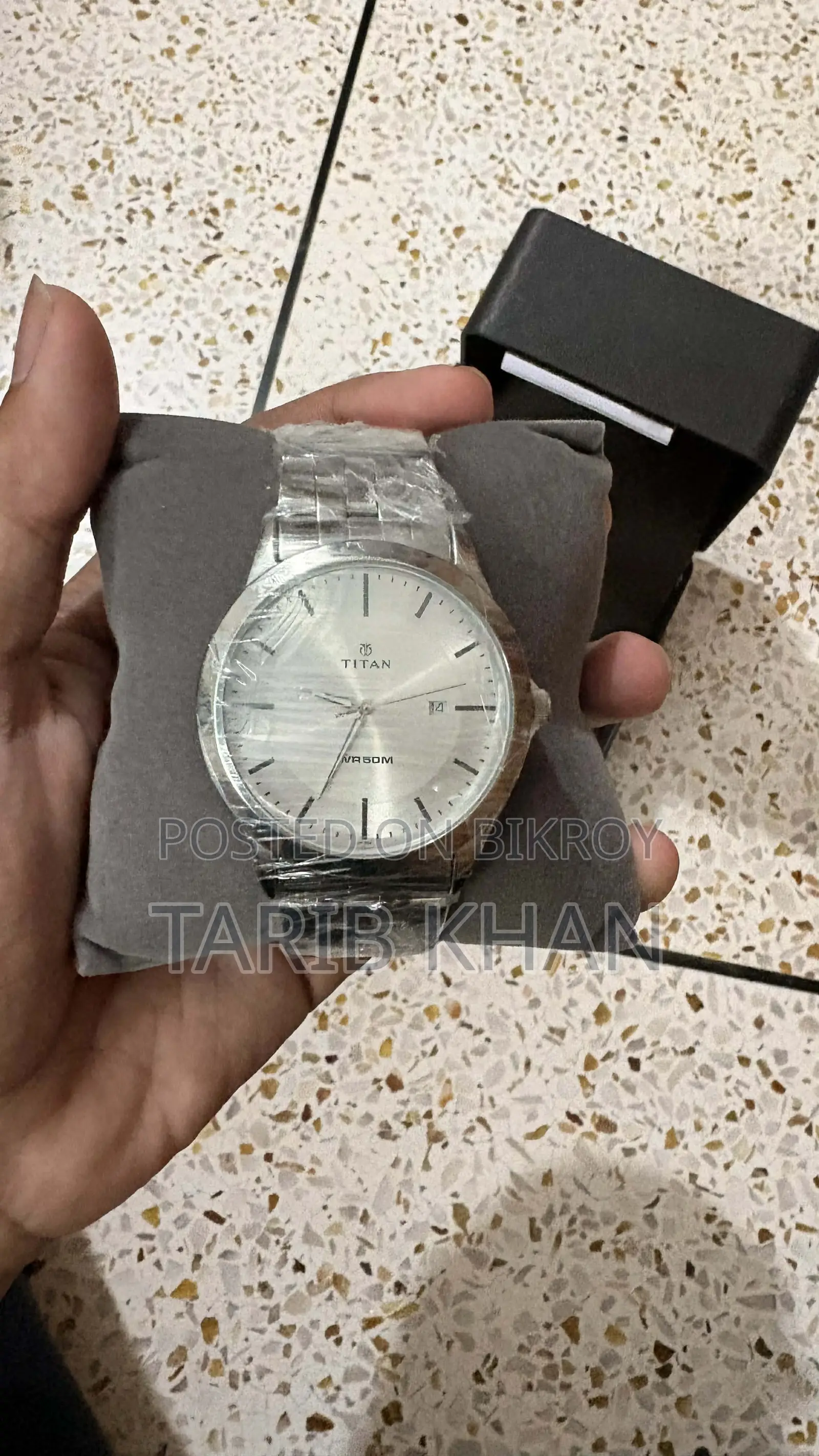 Titan 1584sm03 Quartz Analog with Date White Dial Stainless Steel Watch