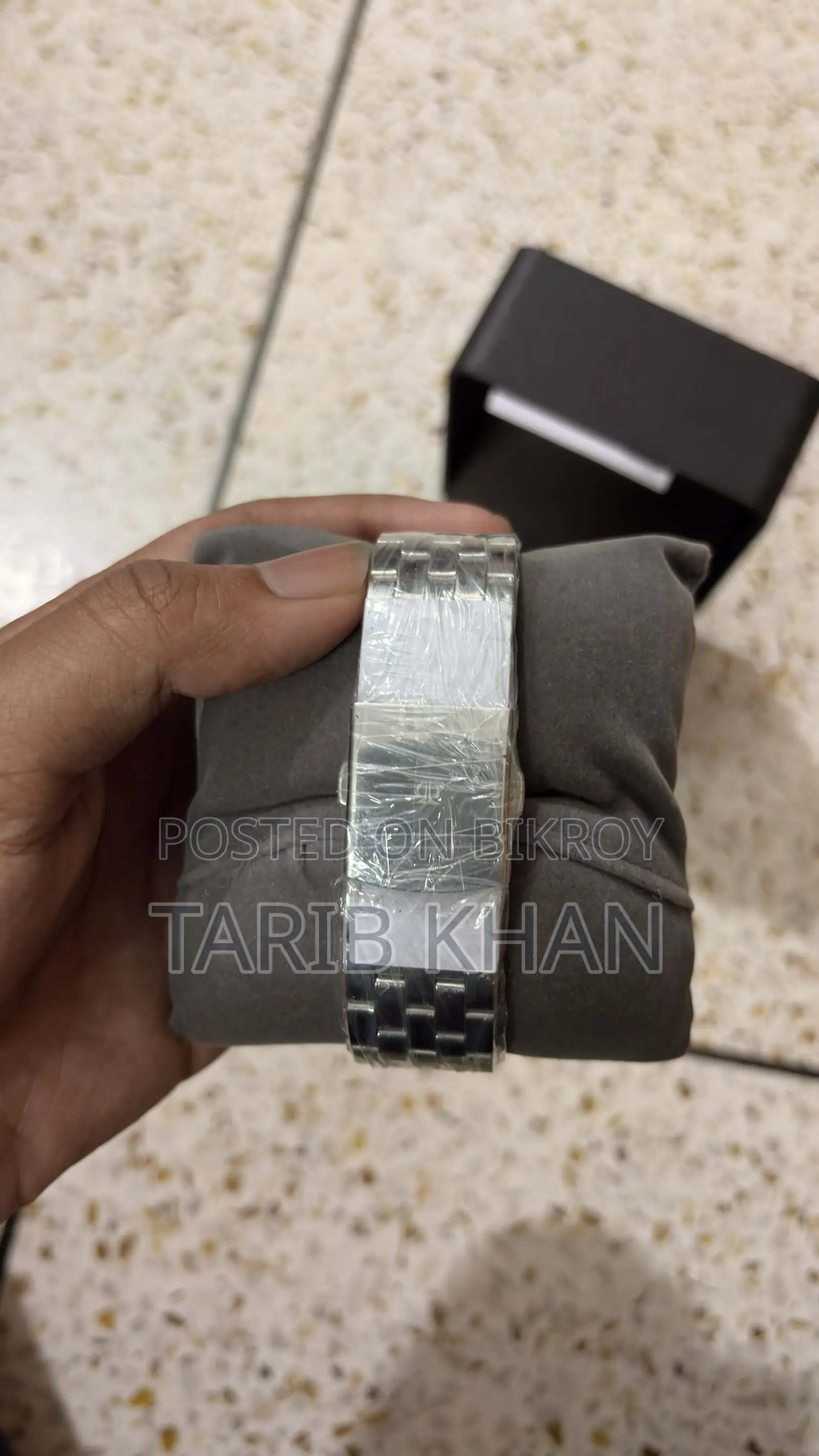 Titan 1584sm03 Quartz Analog with Date White Dial Stainless Steel Watch