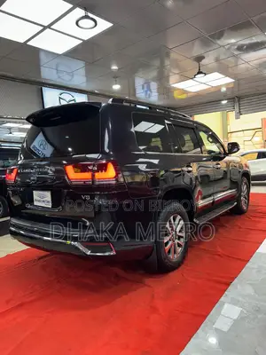 টয়োটা ল্যান্ড ক্রুজার ভি৮ ২০১১