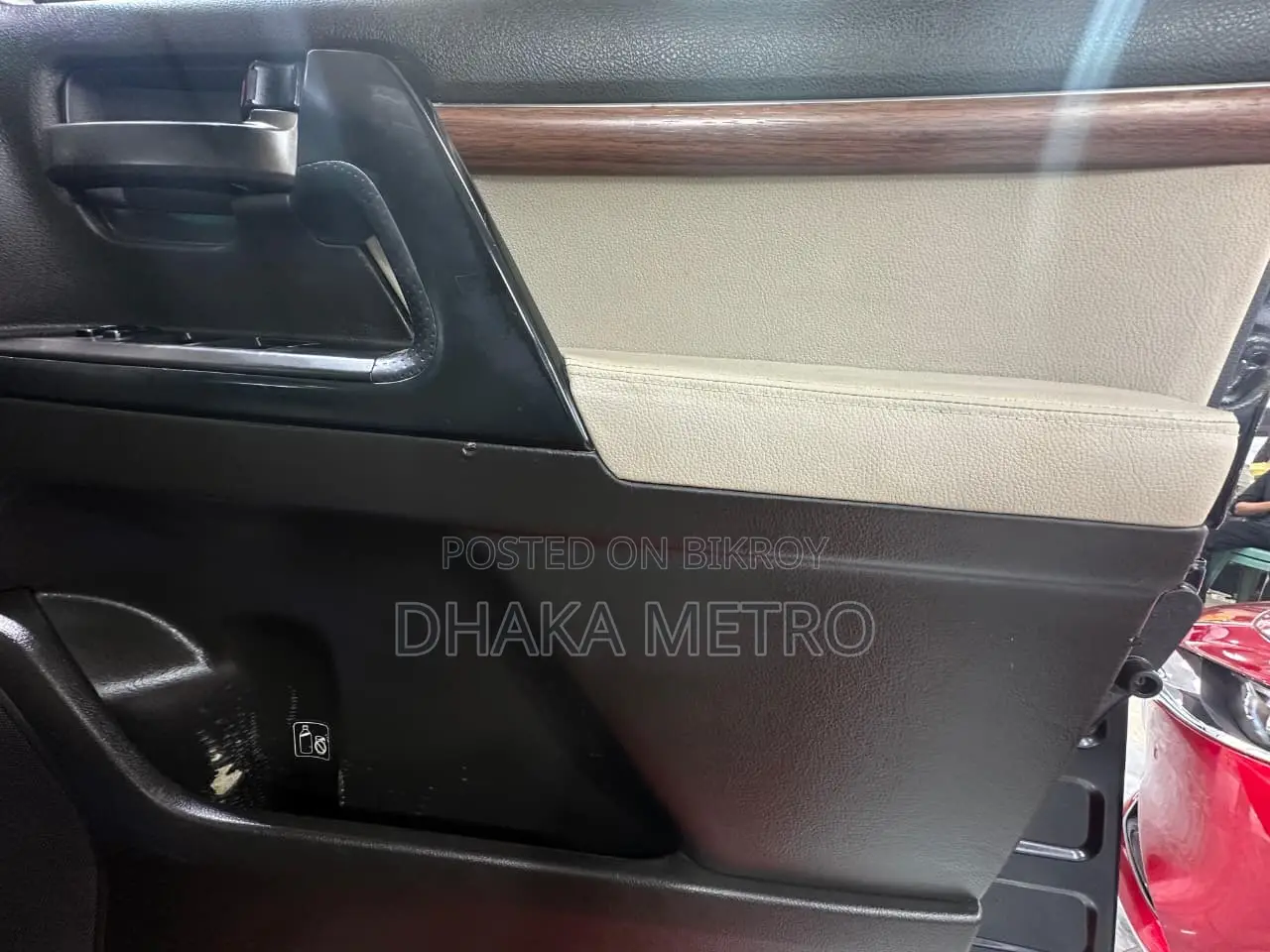 টয়োটা ল্যান্ড ক্রুজার ভি৮ ২০১১