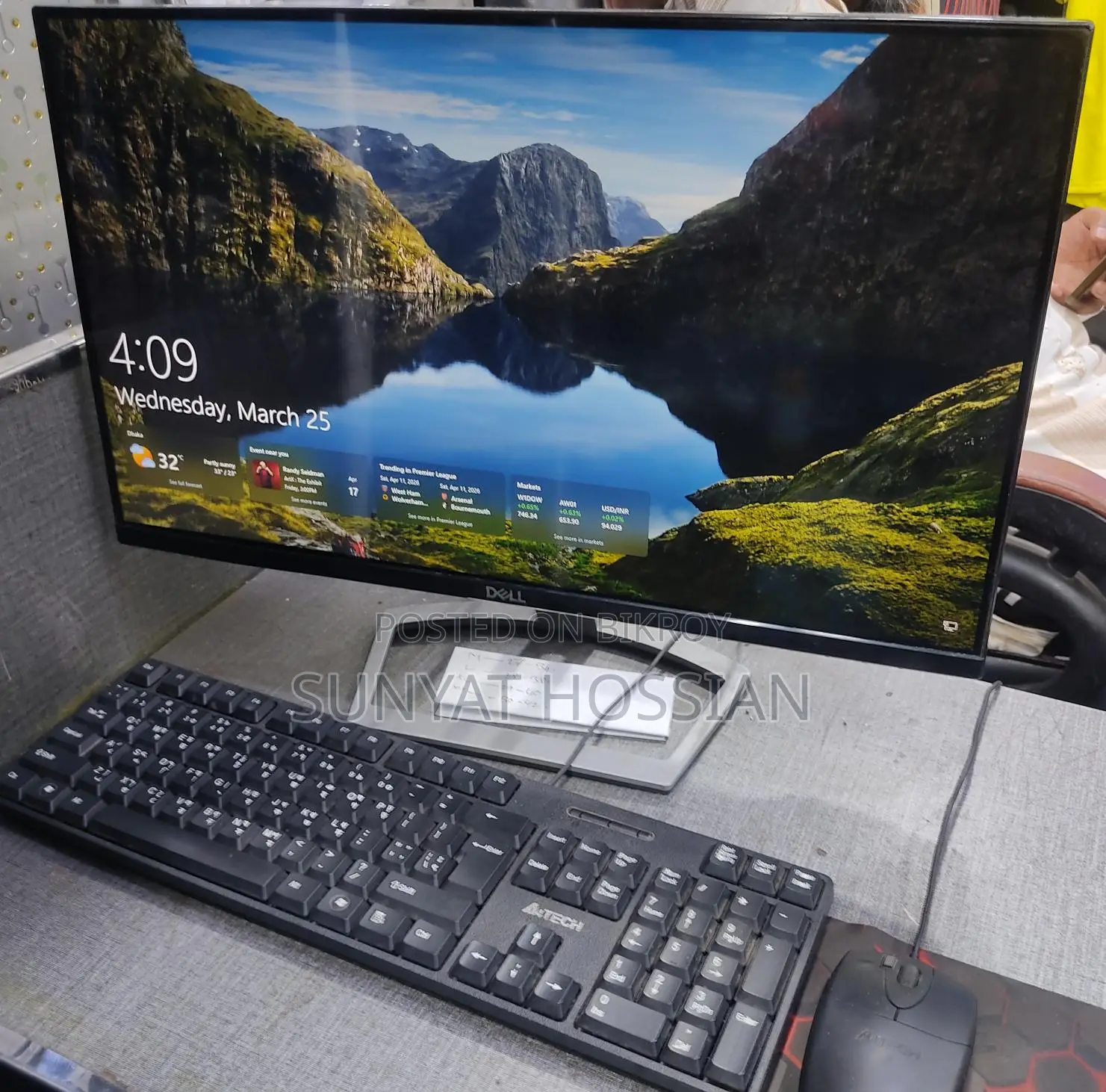 Desktop PC with Monitor