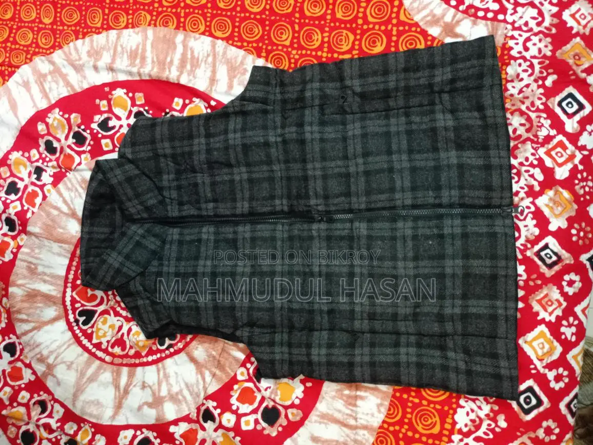Uniqlo Brand Half Jacket