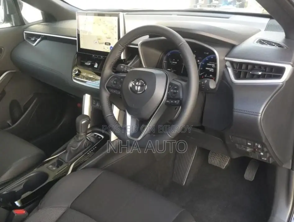 Toyota Corolla Cross Z LEATHER PANAROOF 2025