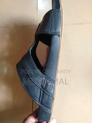 নতুন বিদেশি জুতা