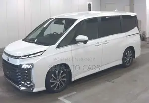 Toyota Voxy Hybrid SZ Pearl New 2022