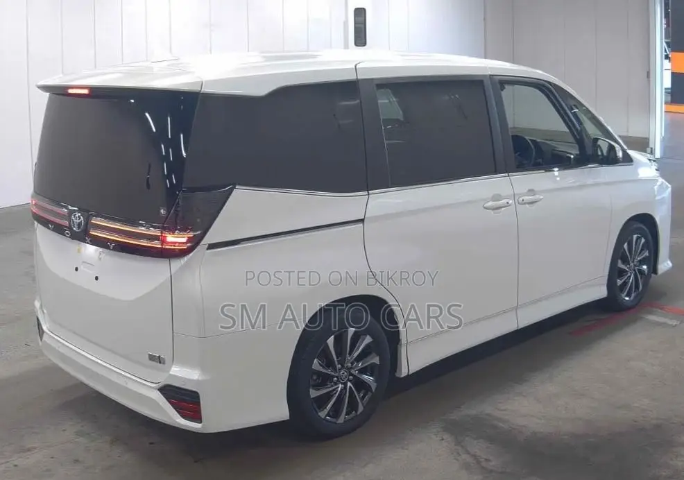Toyota Voxy Hybrid SZ Pearl New 2022