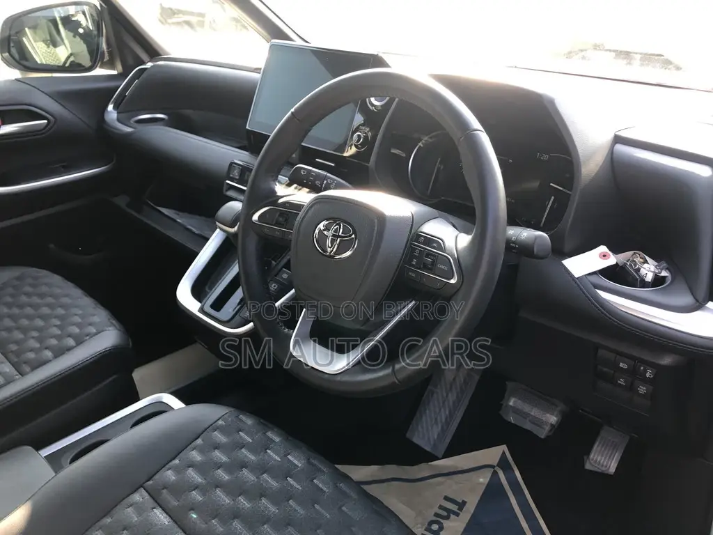 Toyota Voxy Hybrid SZ Pearl New 2022