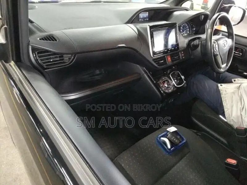 Toyota Noah Hybrid G Black 2021