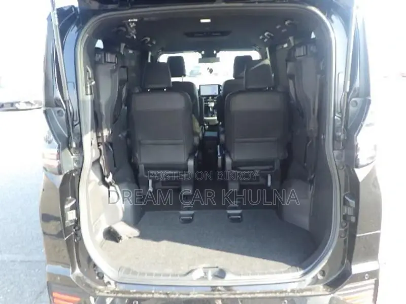 Toyota Voxy SG Hyb Black 2022