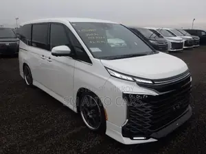 Toyota Voxy Hybrid SZ Pearl New 2023