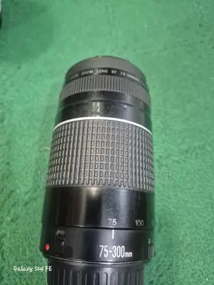 Canon 75-300mm lens 1:4-5.6 III