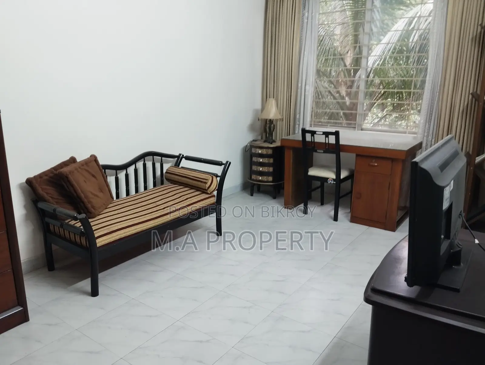 EXCELLENT 4 BED FURNISHED FLAT RENT IN GULSHAN NORTH