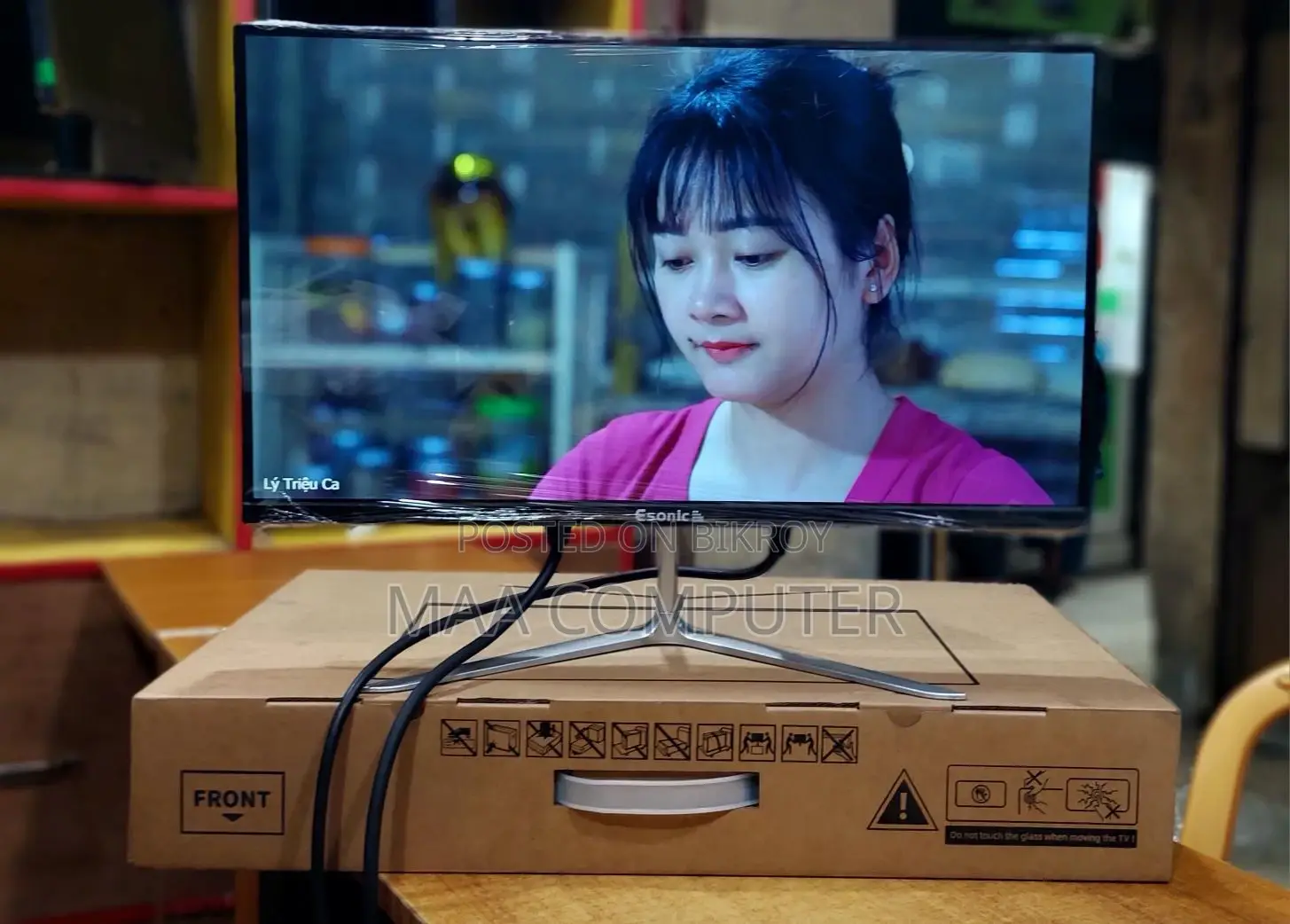22 Inch Borderless Ips Display Esonic Brand { Full Box } Led Monitor