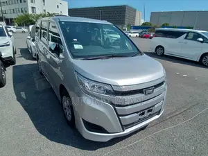 Toyota Noah X 2021