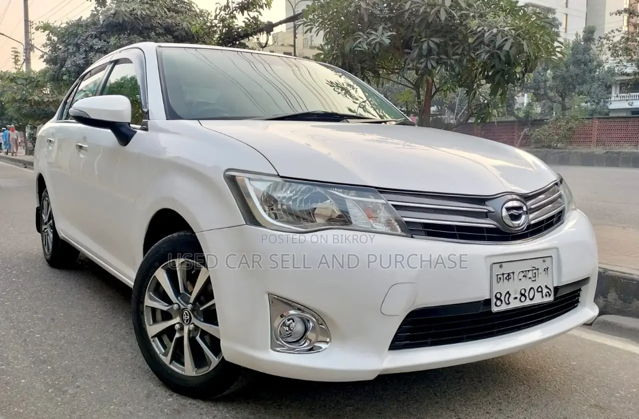 Toyota Axio badg interior 2015