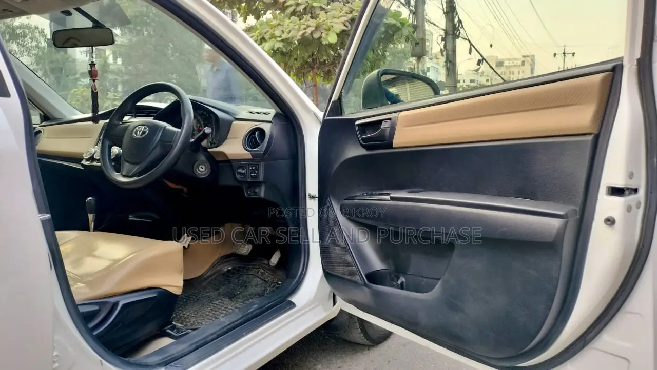 Toyota Axio badg interior 2015