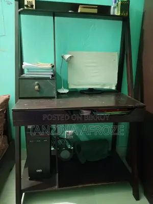 কম্পিউটার টেবিল