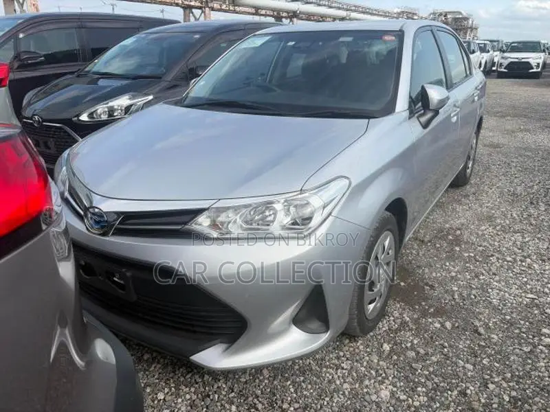 Toyota Axio EX HYBRID 2022