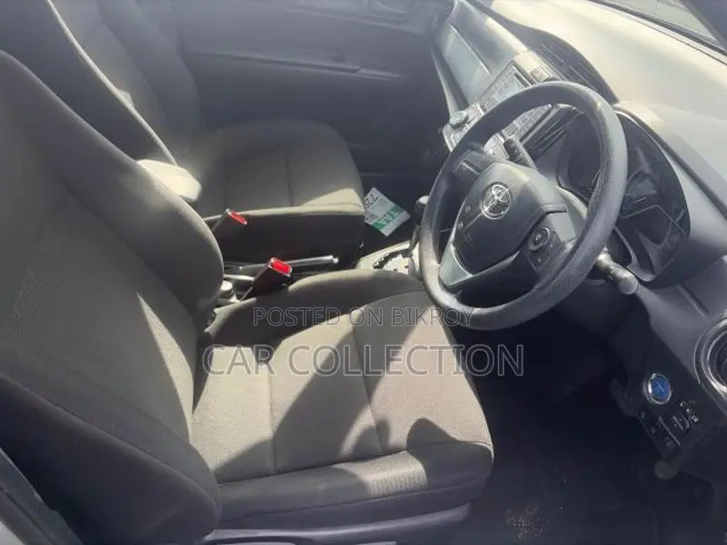 Toyota Axio EX HYBRID 2022