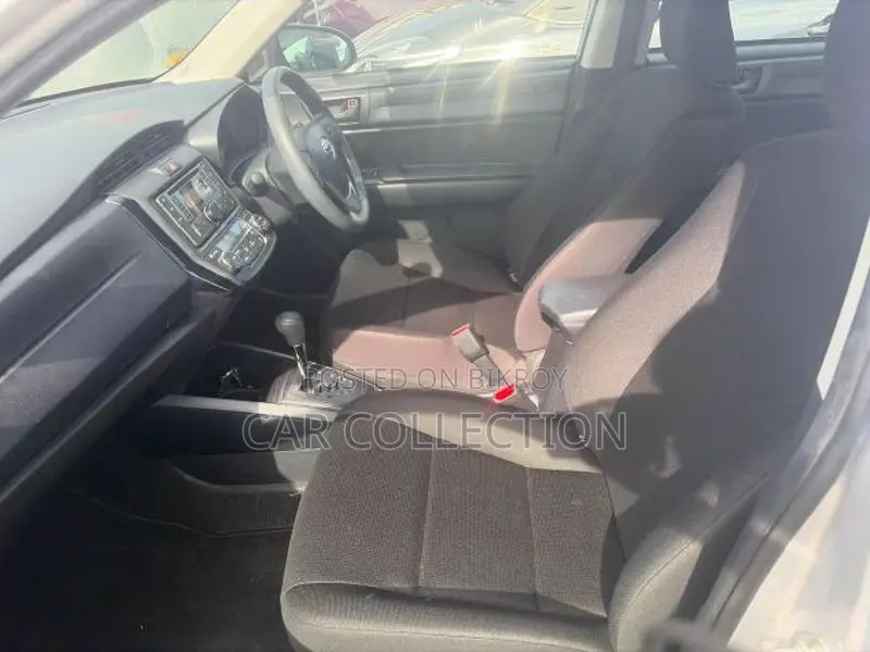 Toyota Axio EX HYBRID 2022