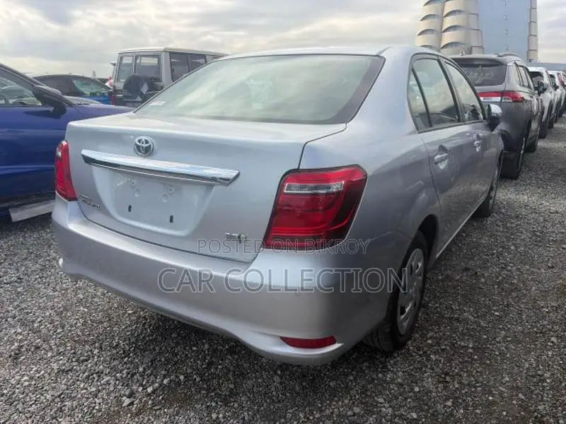 Toyota Axio EX HYBRID 2022