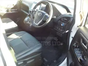 Toyota Esquire GI LED 4.0 PEARL 2020