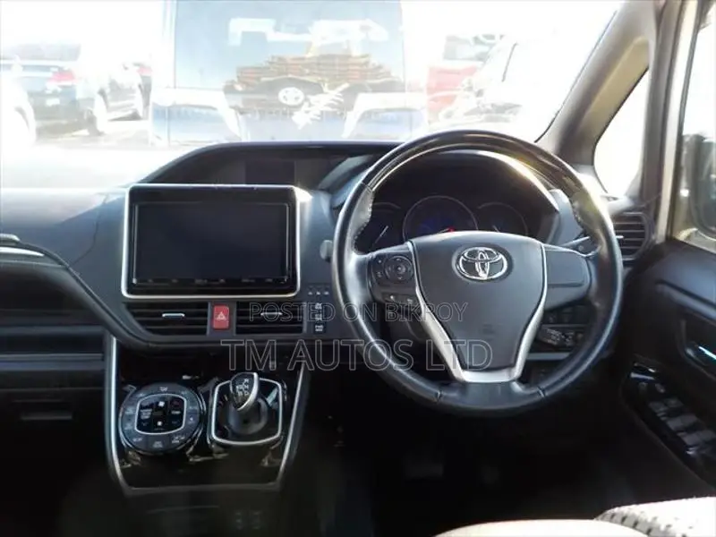 Toyota Esquire GI LED 4.0 PEARL 2020