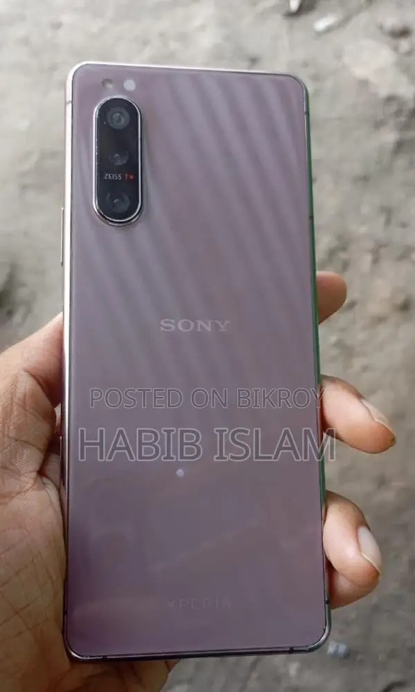 Sony Xperia 5 II . (Used)