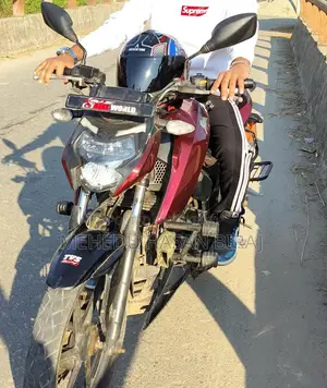 TVS Apache RTR 160 . 2022