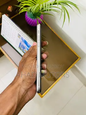 Apple iPhone X 64GB (Used)