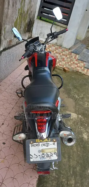 Bajaj V15 . 2017