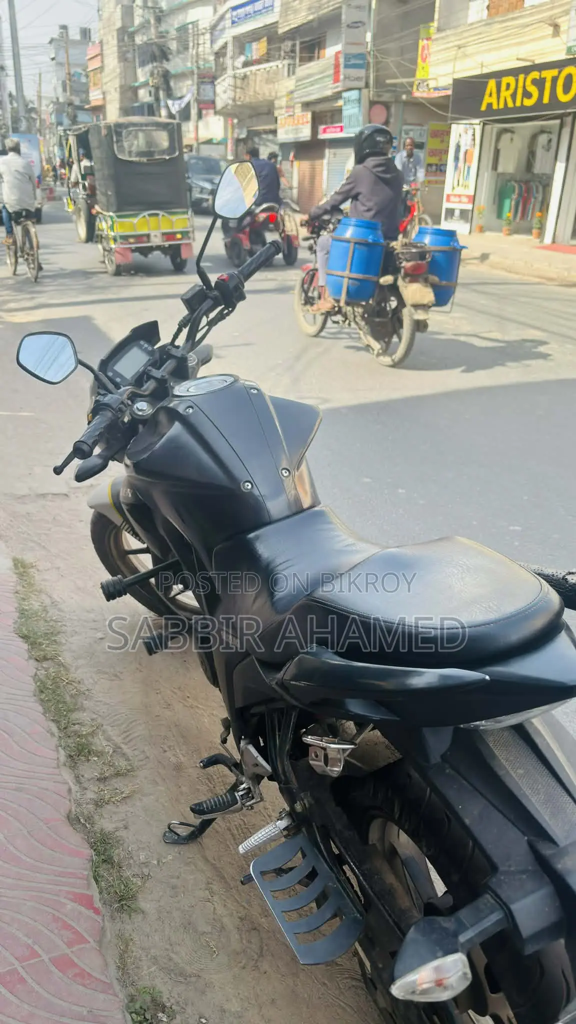Suzuki Gixxer . 2024