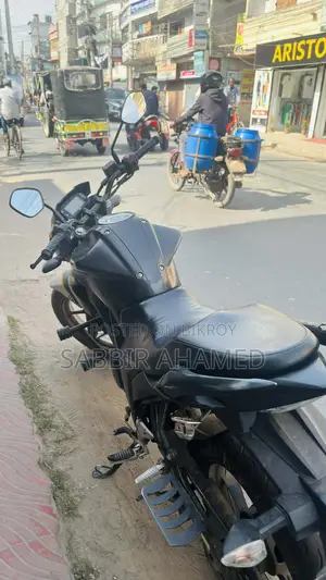 Suzuki Gixxer . 2024