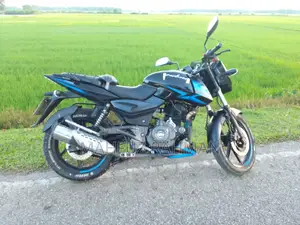 Bajaj Pulsar 150 . 2018