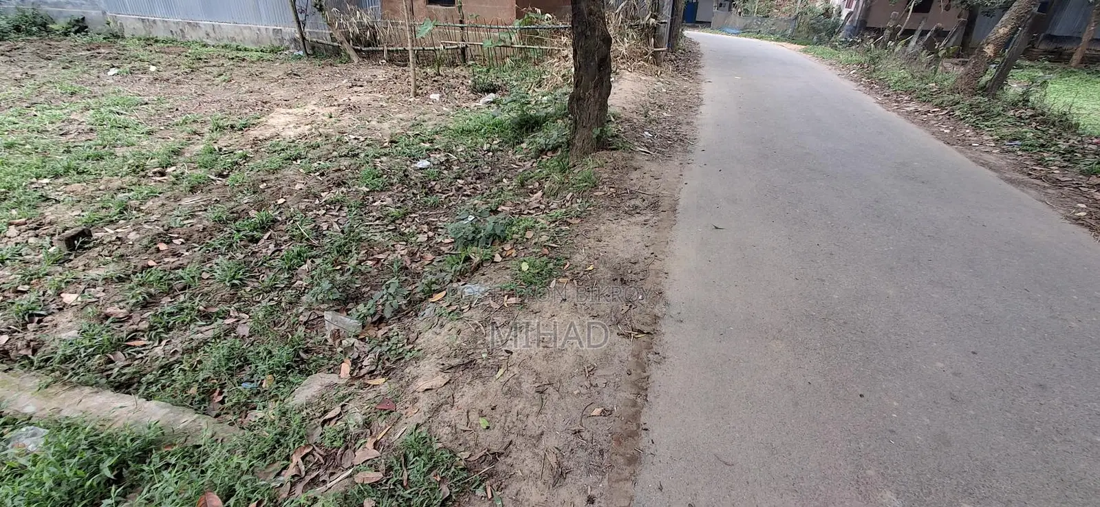 রাস্তা পাশে জায়গা কাগজ সম্পণ দেখে নিবেন