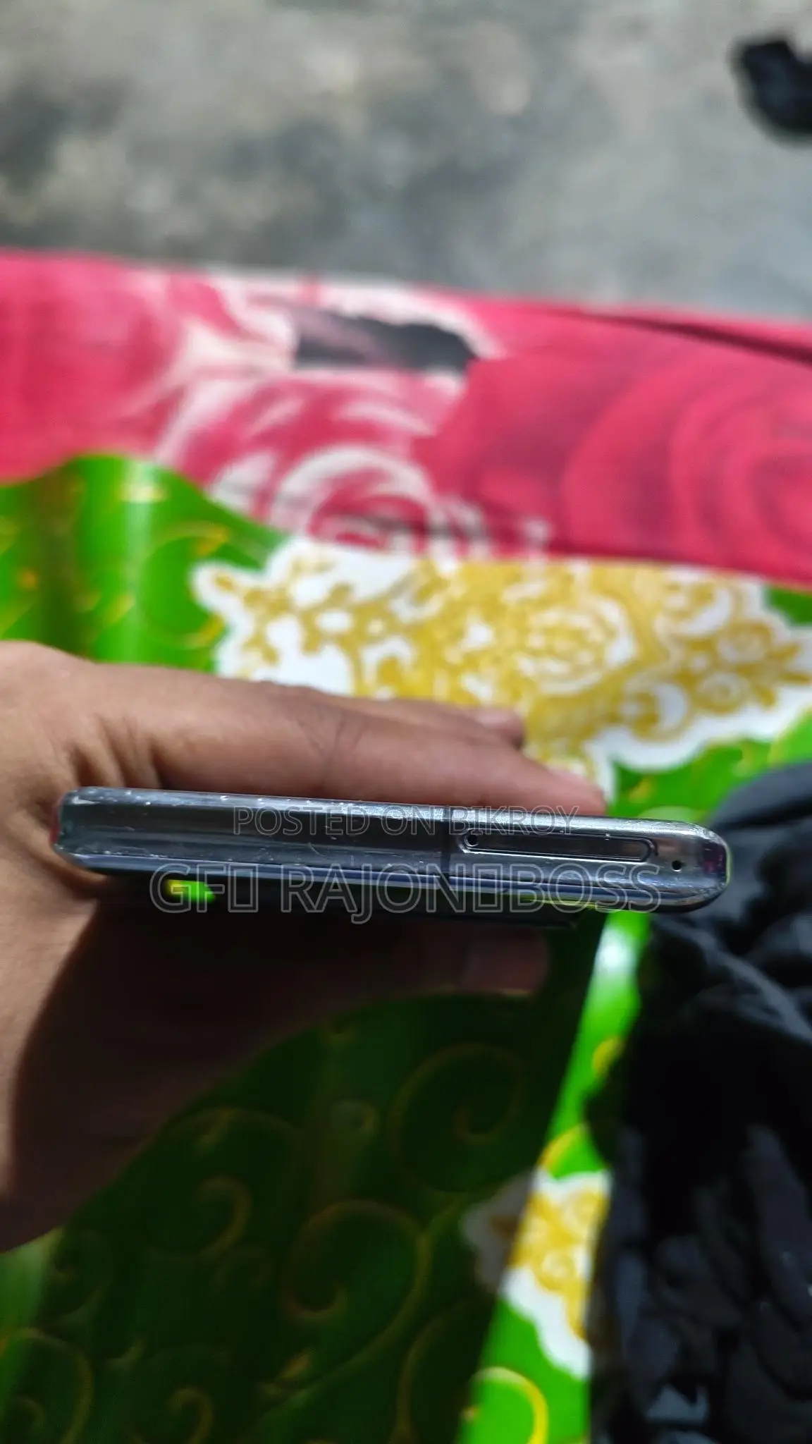 SHARP Aquos R6 . (Used)