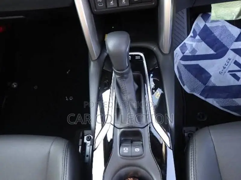 Toyota Corolla Cross Z Leather HV Pearl 2024