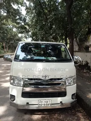 আকাশমনি কাঠের পড়ার টেবিল