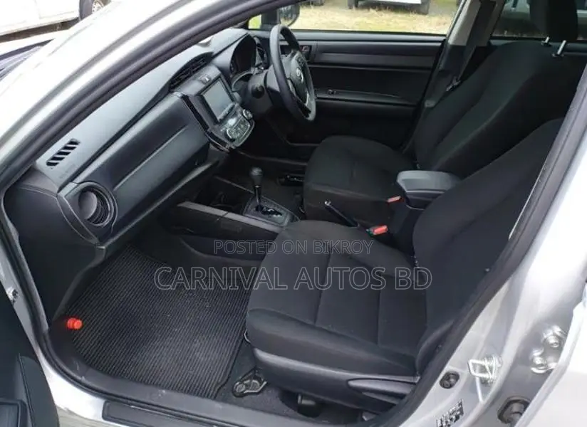 Toyota Axio EX HYBRID 2021 Silver