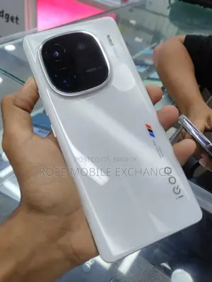 আইকিউওও ১২ প্রো ১৬/৫১২জিবি (ব্যবহৃত)