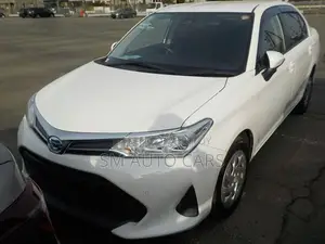 টয়োটা এক্সিও হাইব্রিড ইএক্স হোয়াইট ২০২১