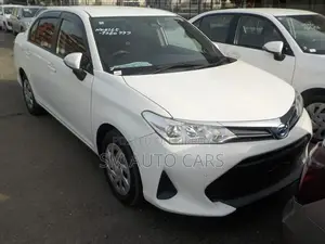 টয়োটা এক্সিও হাইব্রিড ইএক্স হোয়াইট ২০২১