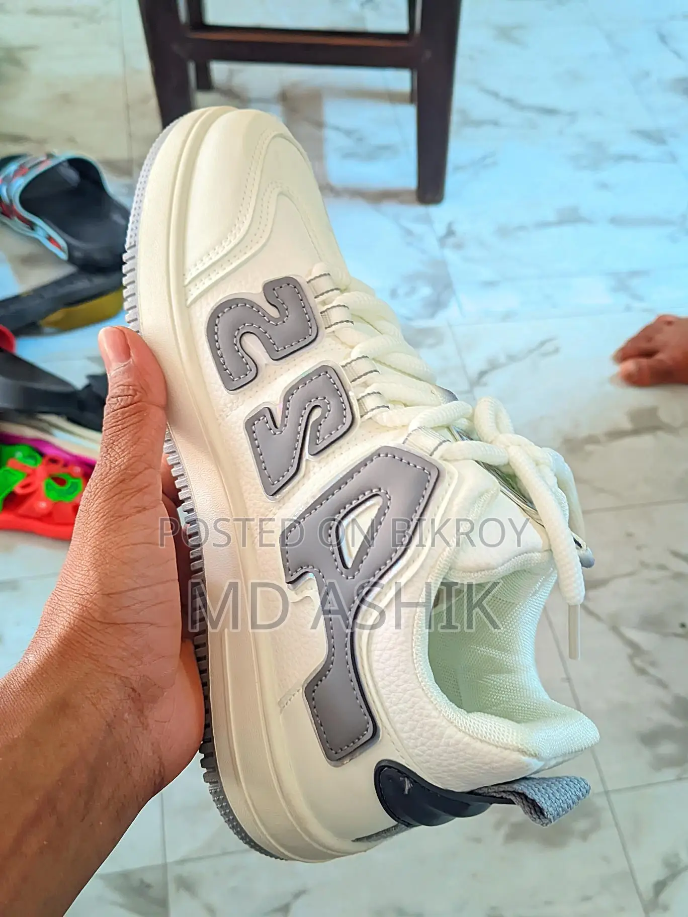 Sneakers New বিস্তারিত পড়ুন