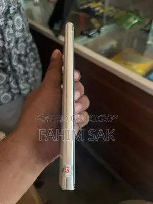 Samsung Galaxy S24 . (Used)