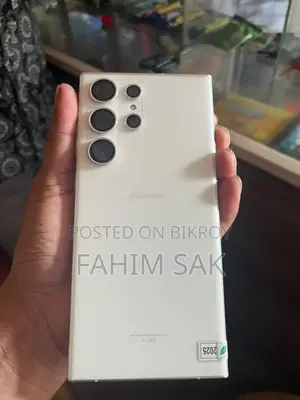 Samsung Galaxy S24 . (Used)