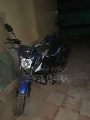 Honda Hornet . 2018